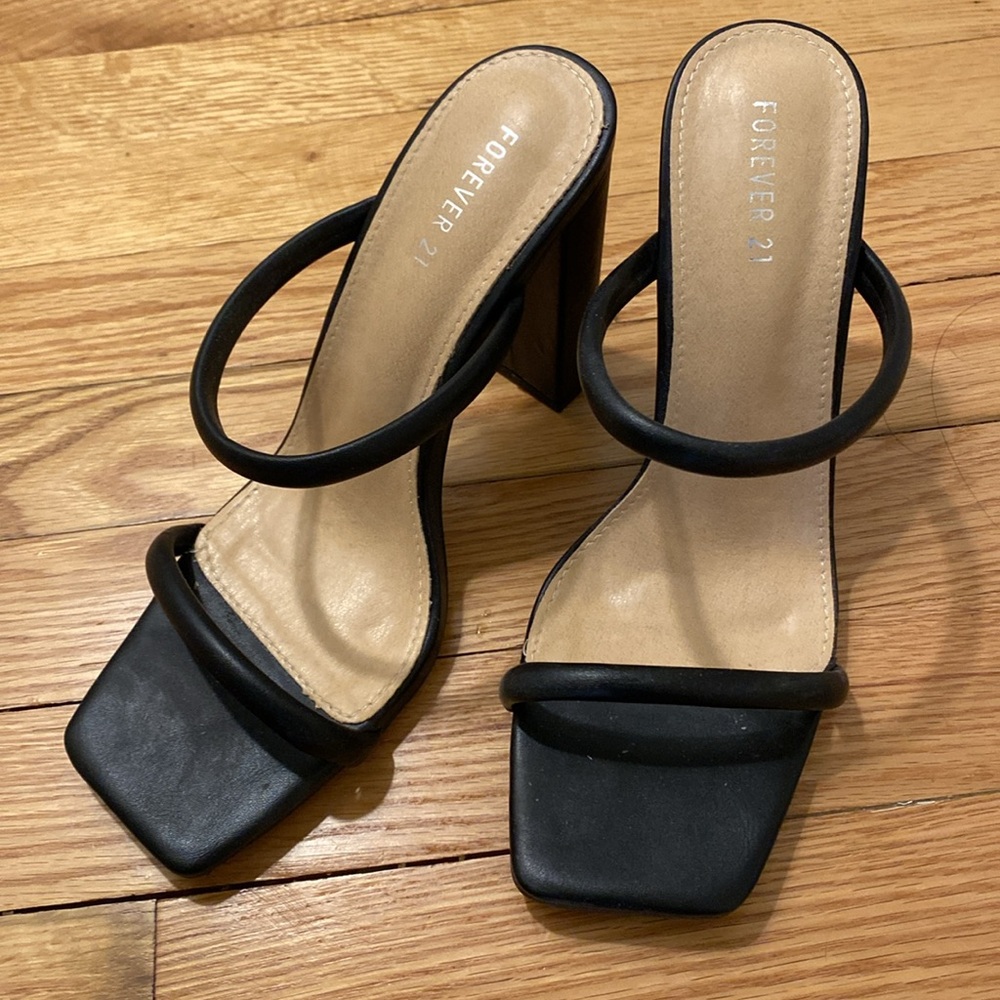 Forever 21 strappy heeled sandals - Picture 3 of 8